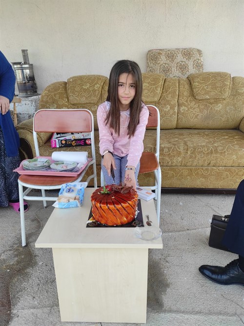 Kaymakam Karaca' dan küçük Nisa Nur' a doğum günü süprizi