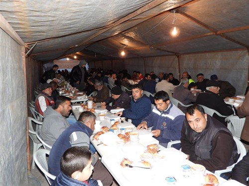 Kaymakam Mustafa Karaca dan  Romanlarla İftar Yemeği